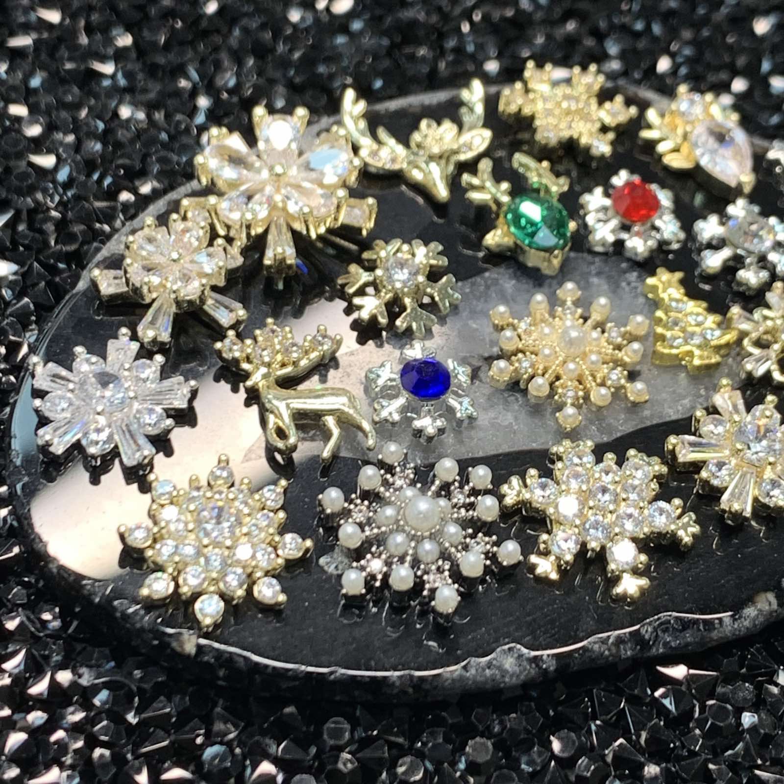 24 pcs Unique Design Snowflake Charm for Christmas nails art design - Image 4