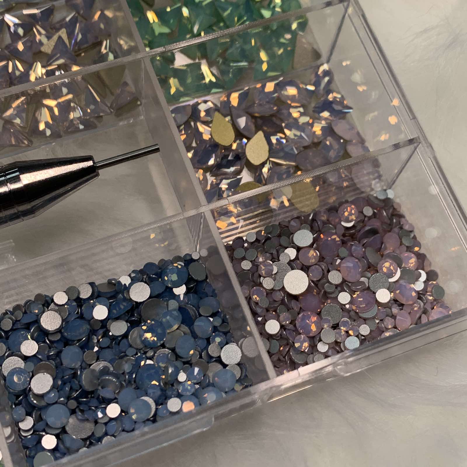 [OPAL IRIDESCENT MULTI COLOR] Rhinestones set - 20 cells - 14 big shapes and 6 round shapes - Image 9