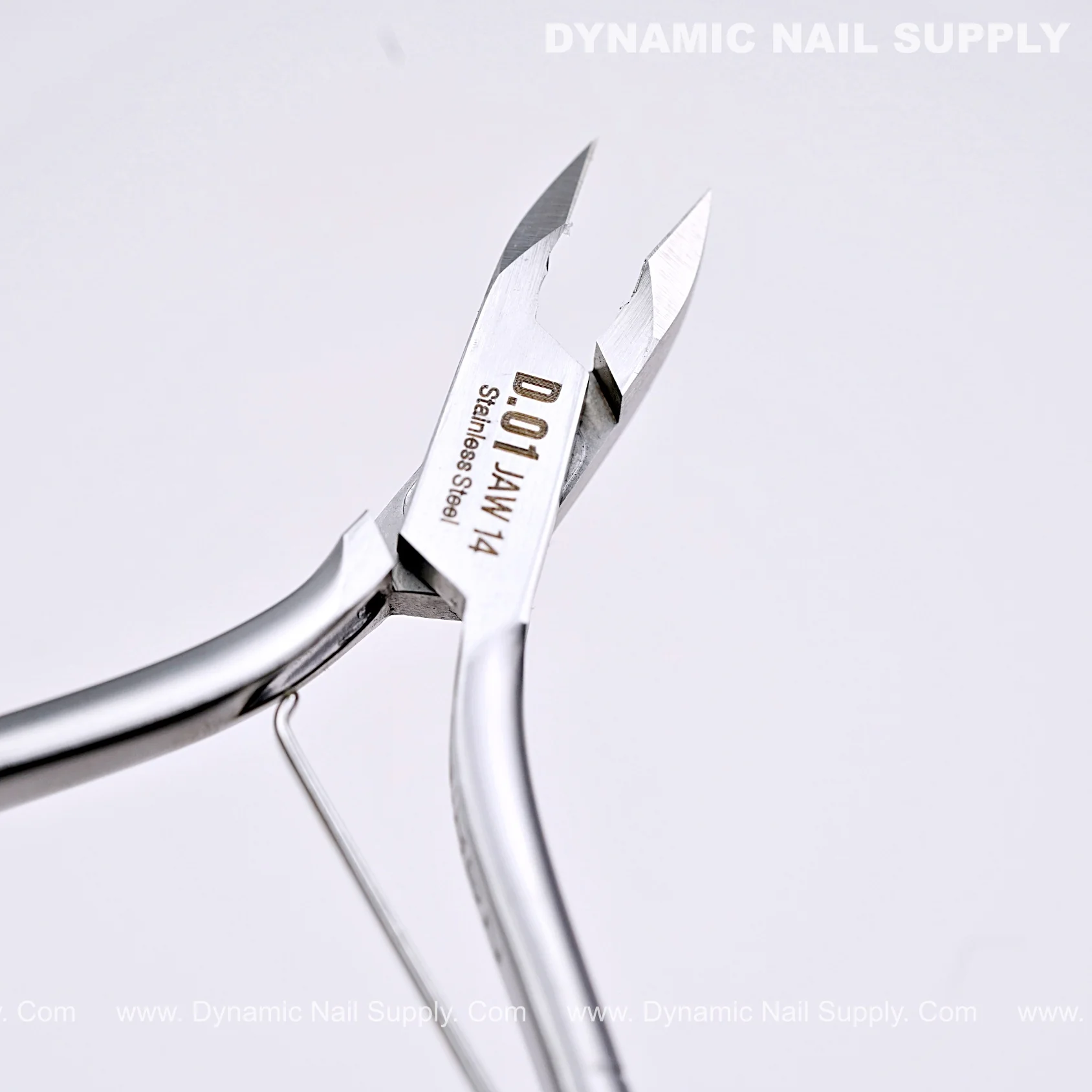D01 - Jaw 14 - Professional Stainless Steel Cuticle Nippers with optimized blade for dead-skin - Image 4