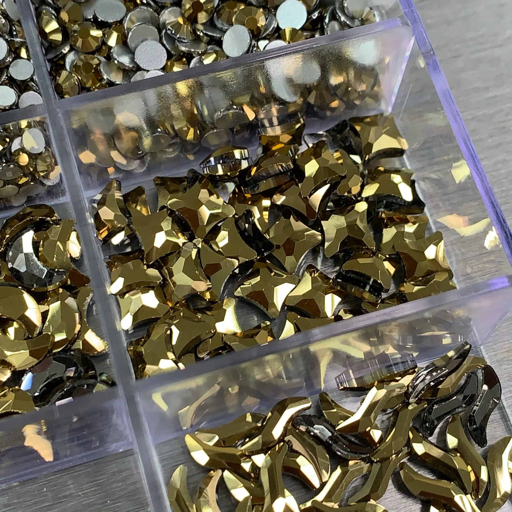 [Metallic Gold] Rhinestones set - 20 cells box - 14 big shapes and 6 round shapes - Image 7